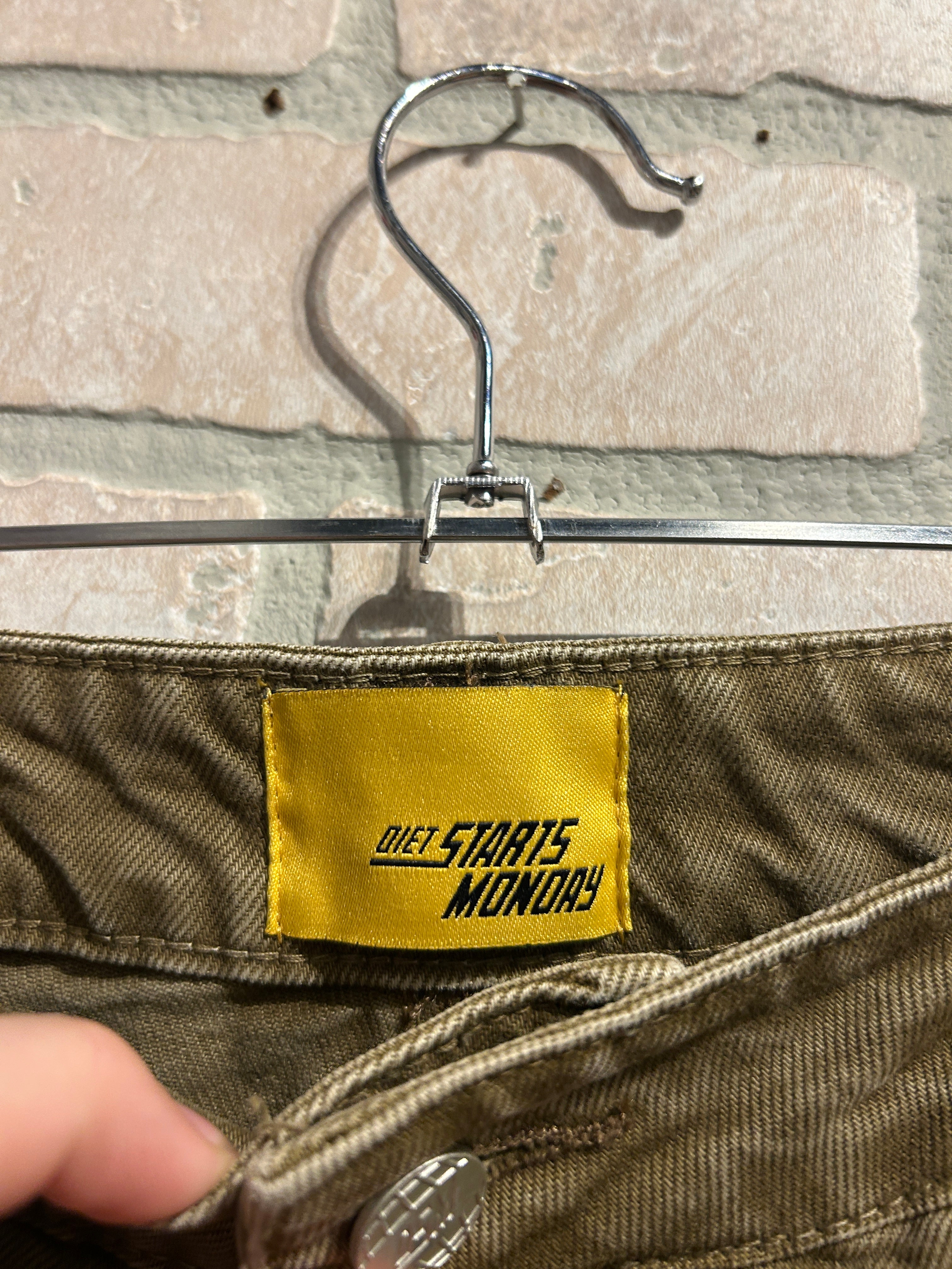 Diet Starts Monday Shorts 30