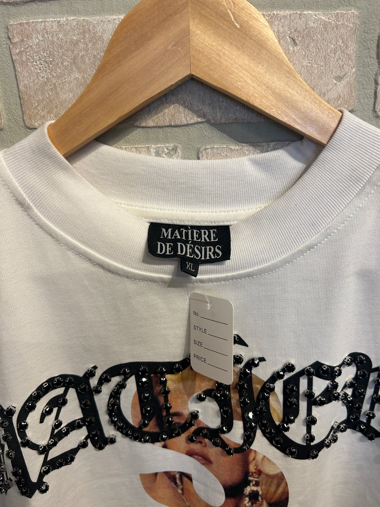 MATÌERE DE DÉSIRS Cut Off