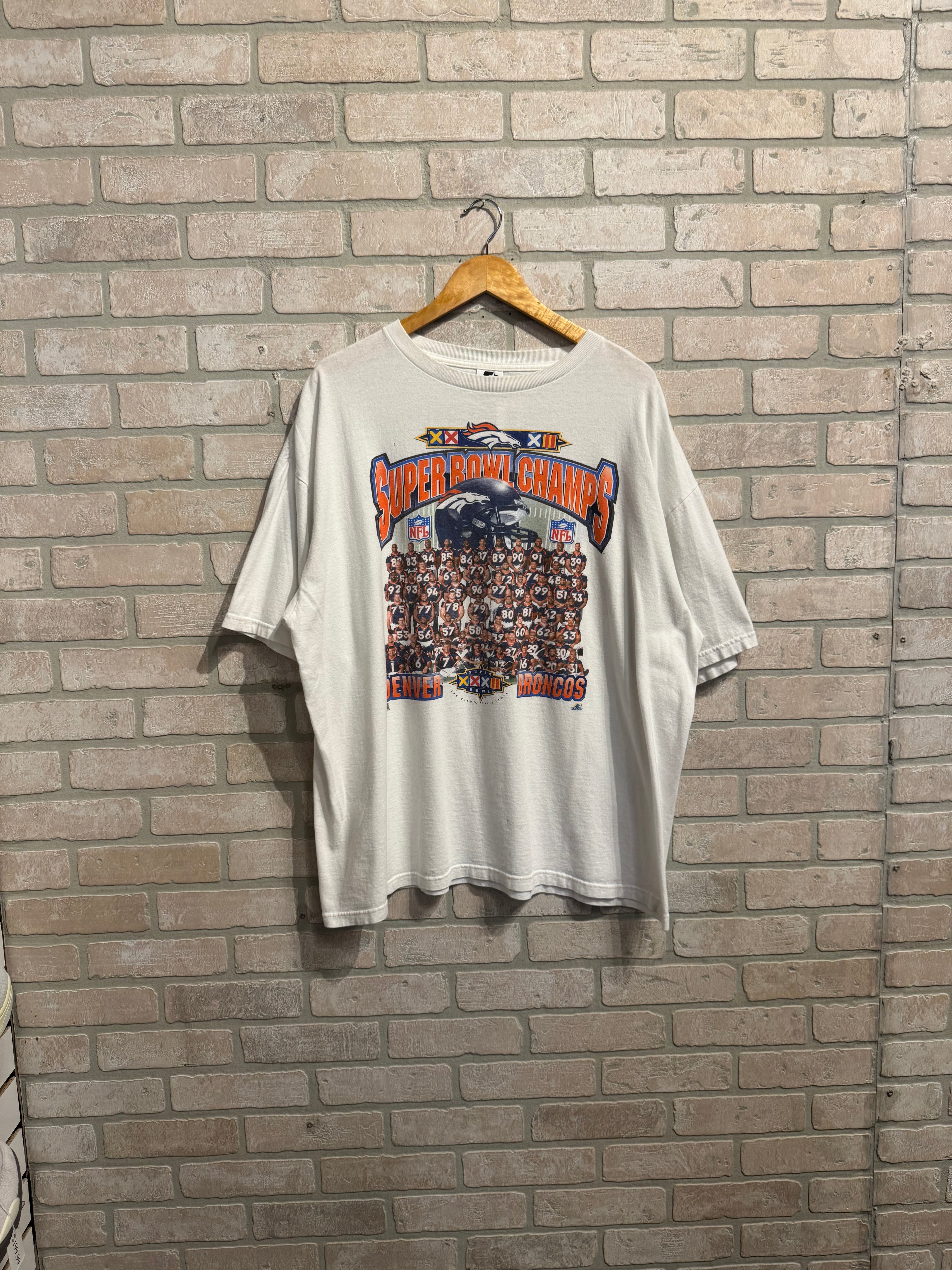 Vintage Denver Broncos Tee XL