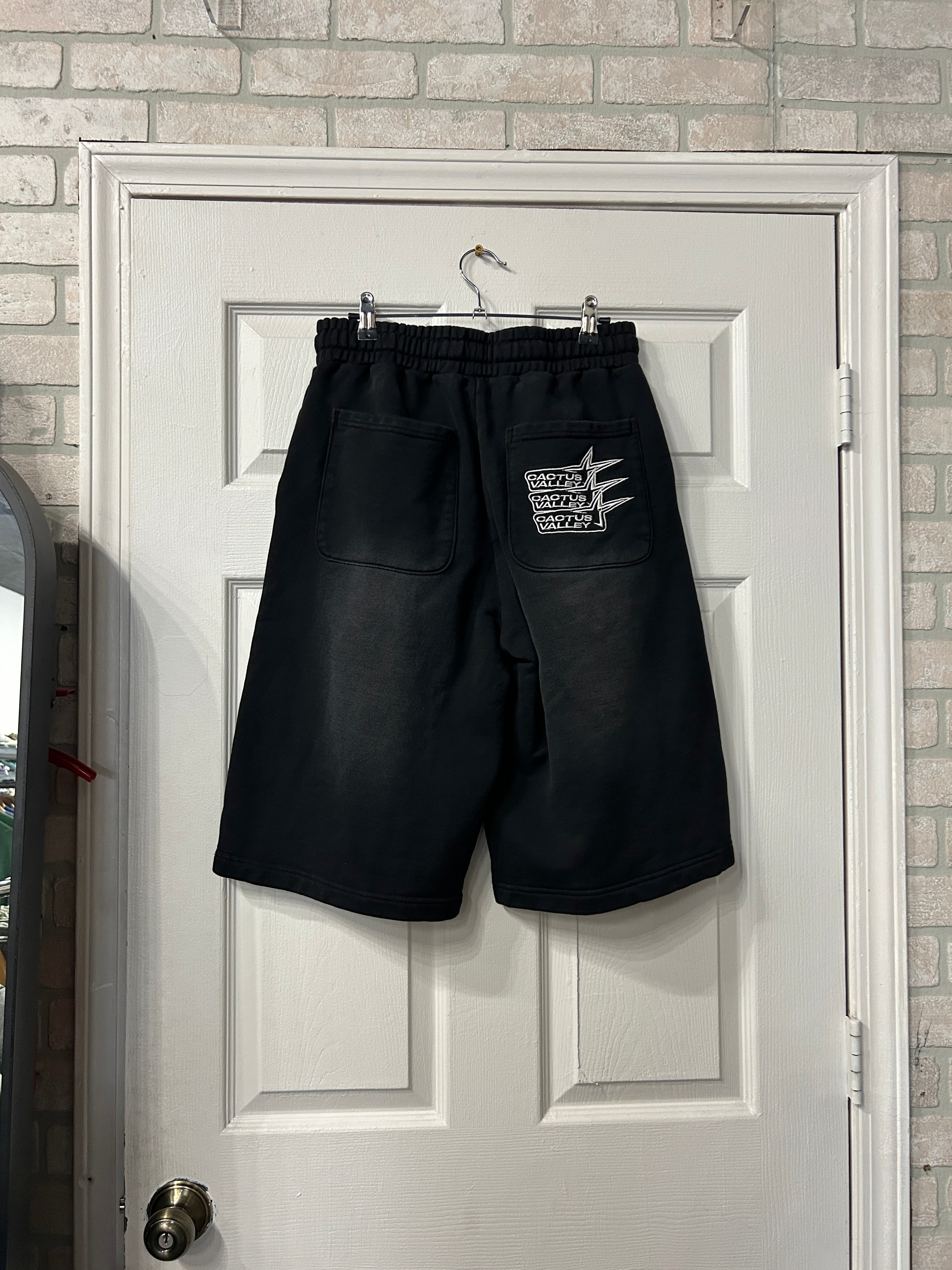 Azva Studios Shorts S
