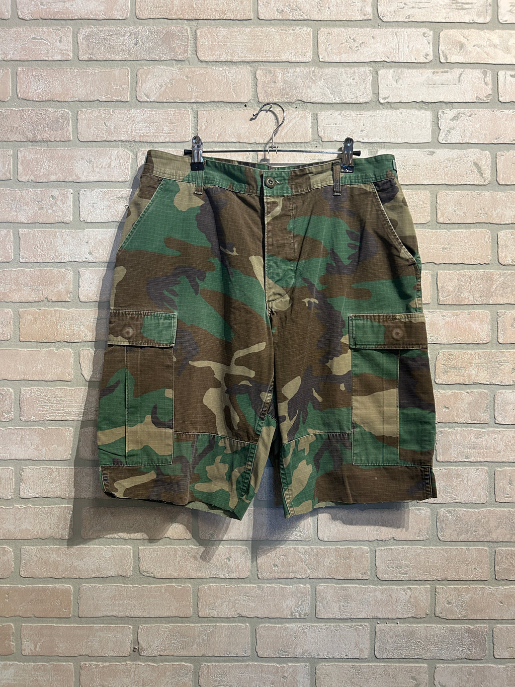 Vintage Camo Shorts 34