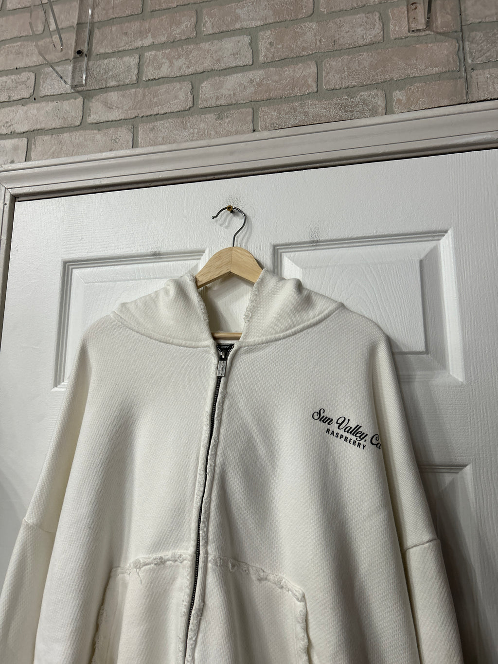 GvGallery/Raspberry Hills Hoodie L