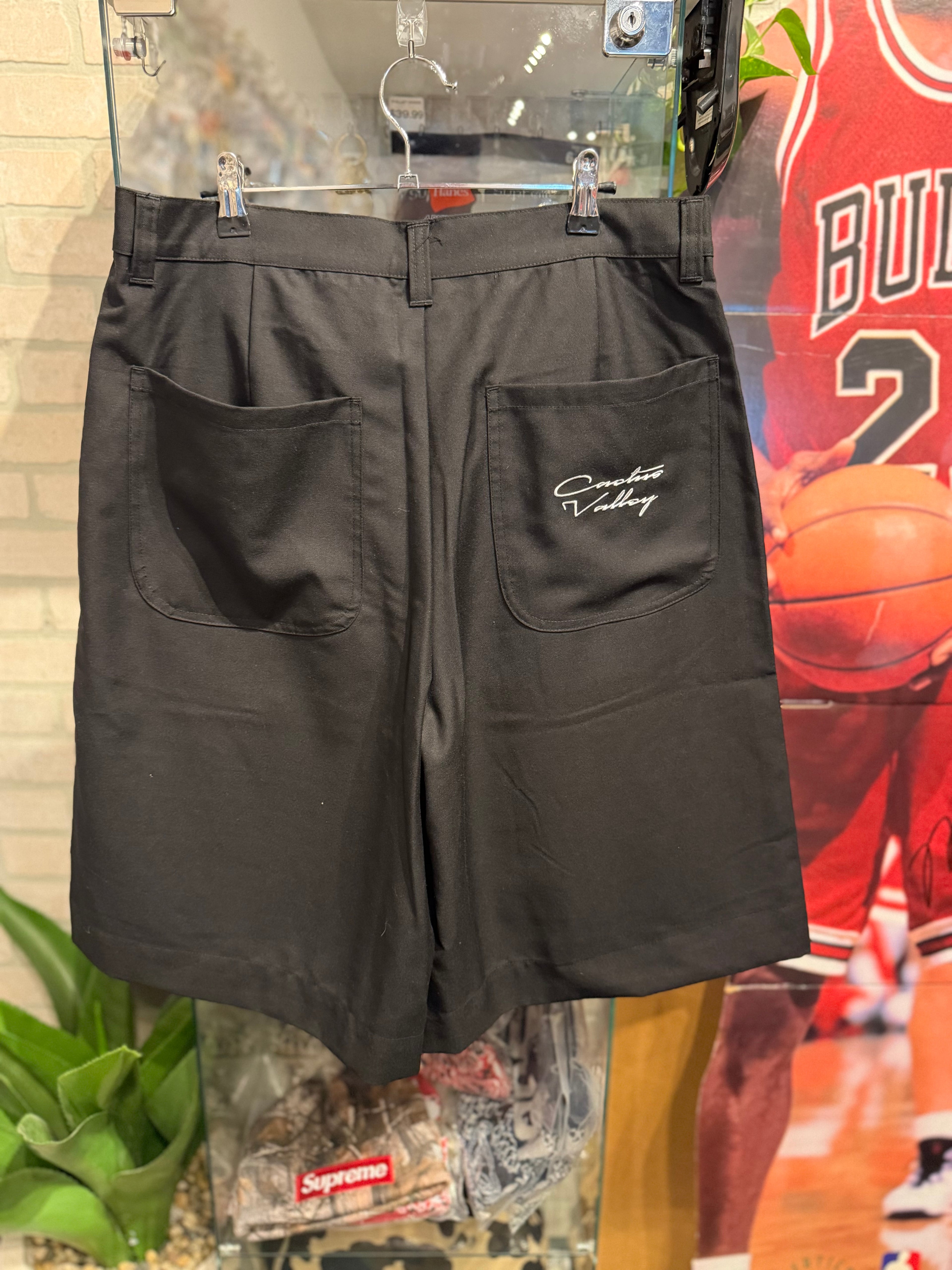 Azva Pleaded Shorts M