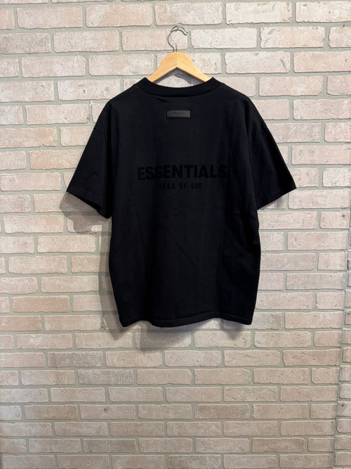 Black Essentials Tee M
