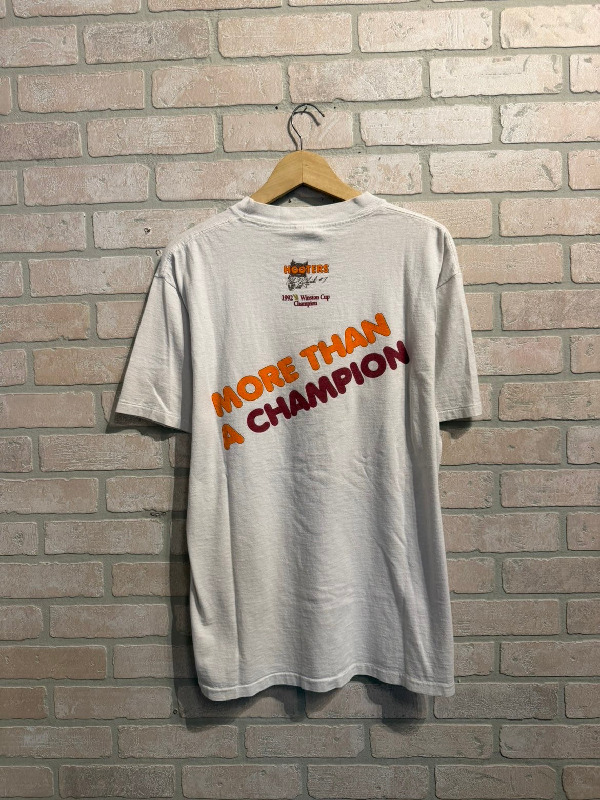 Vintage Hooters Racing Tee L