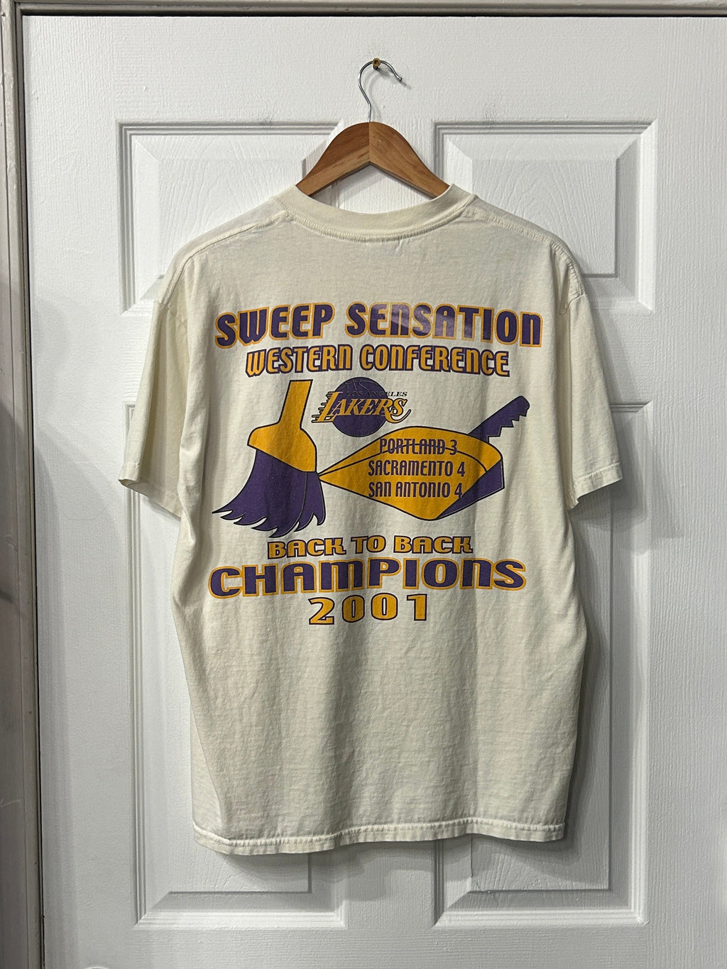 Vintage 01’ Lakers Tee L