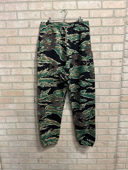 Denim Tears Camo Sweatpants L