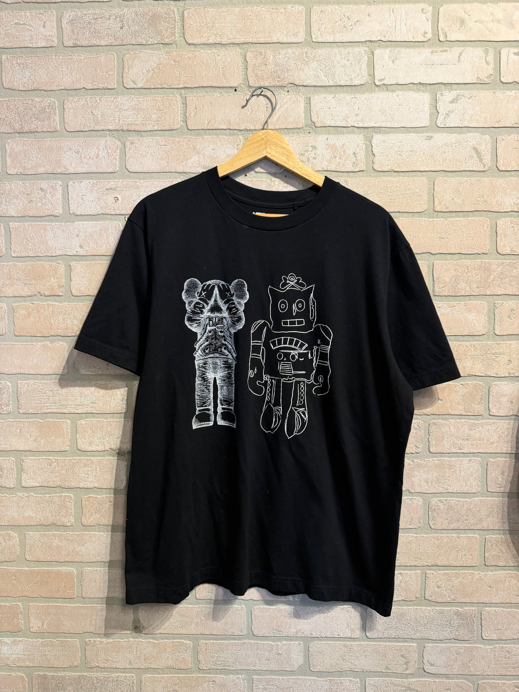 Kaws Tee XL