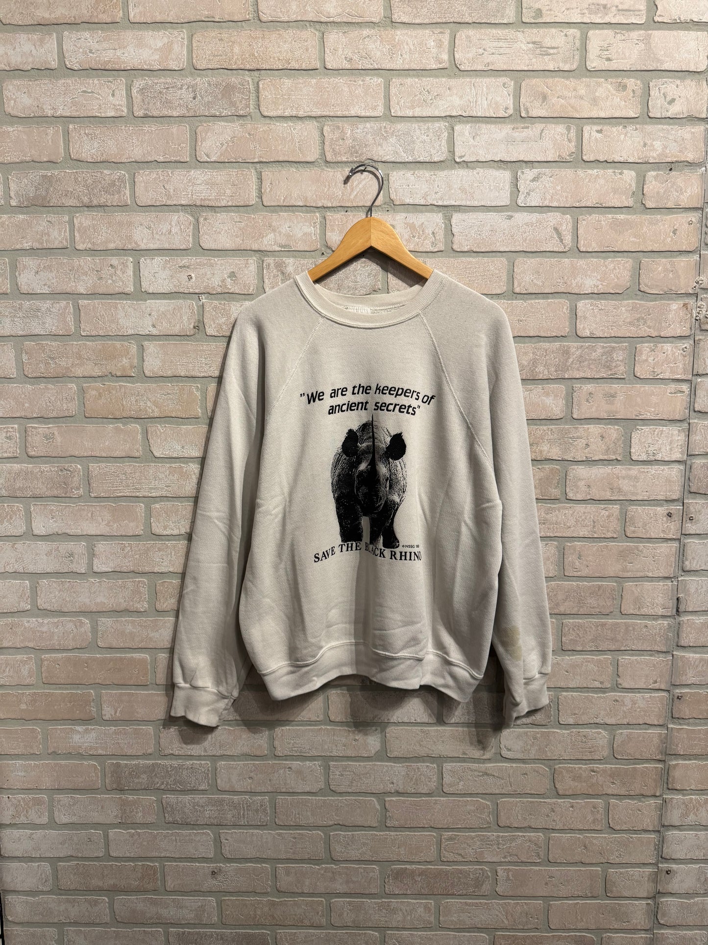 Vintage Rhino Crewneck XL