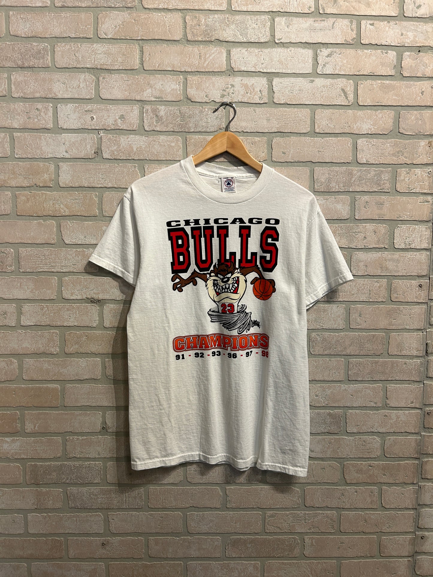 Vintage Bulls Taz Tee M