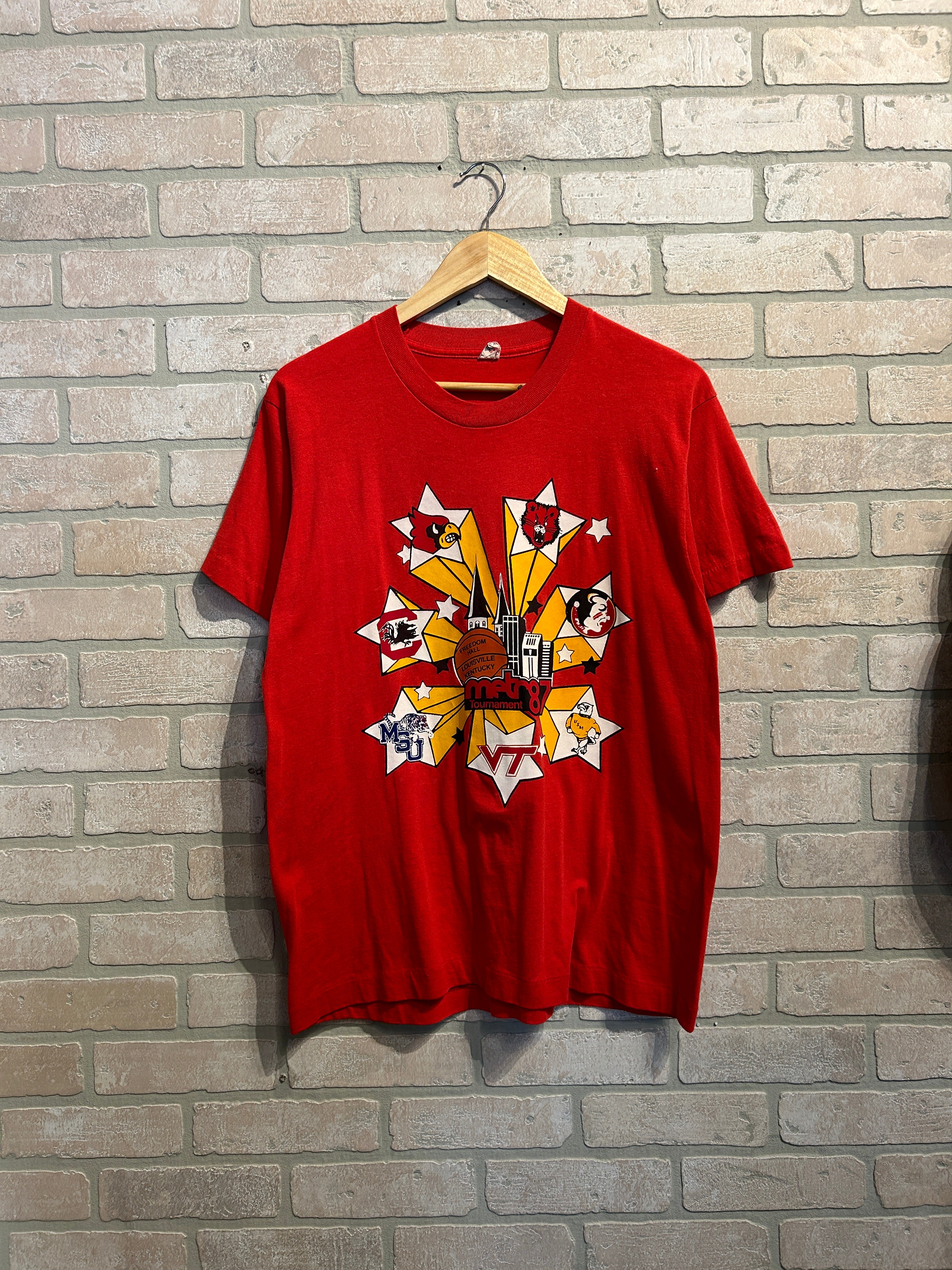 Vintage Ncaa Basketball Tee L