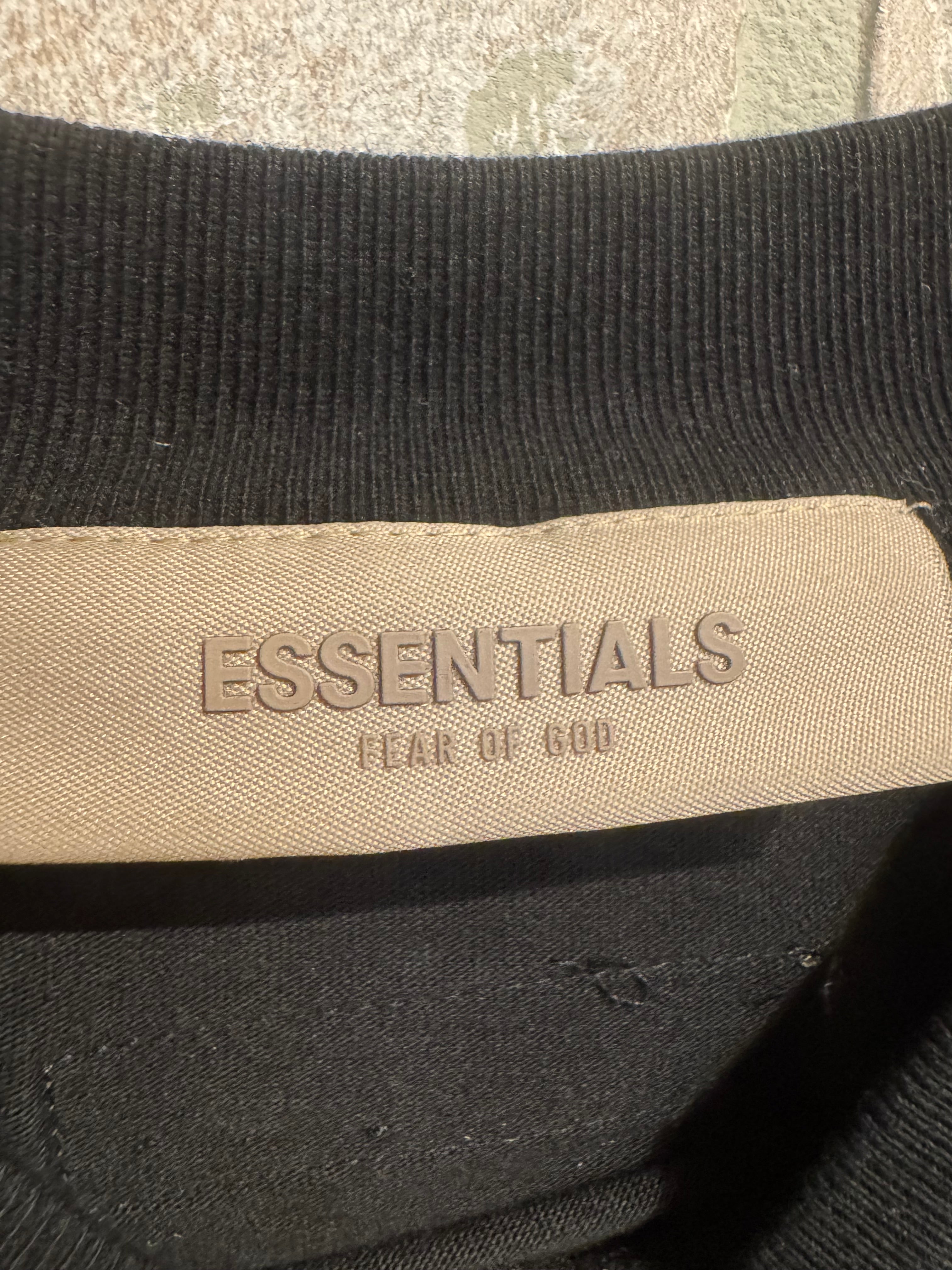 Black Essentials Tee M