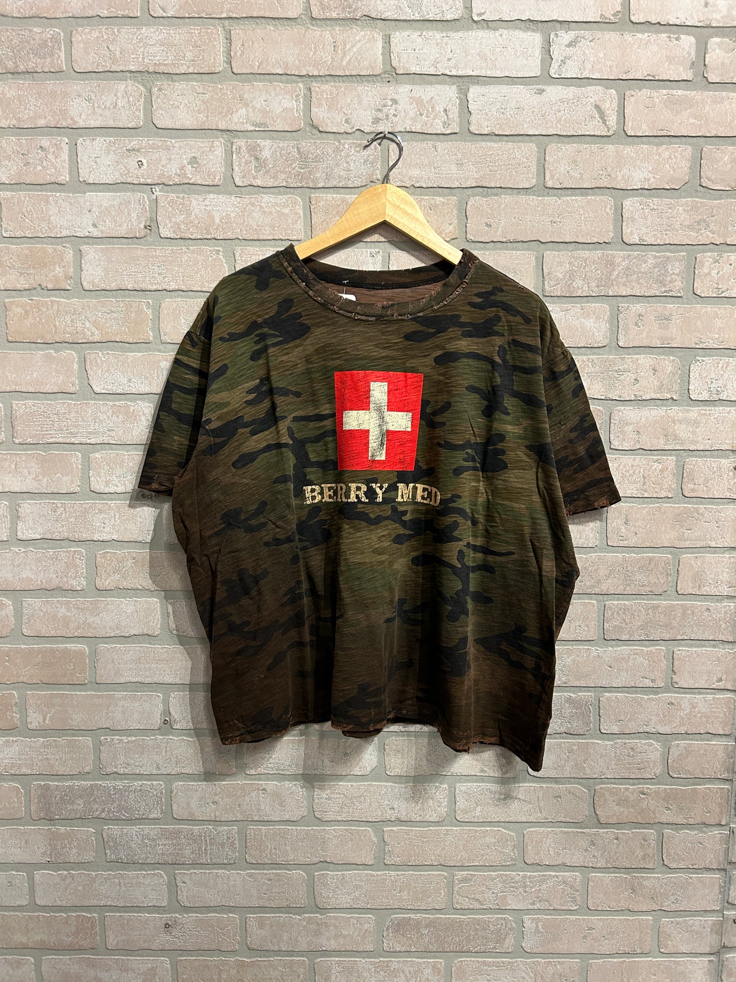 Rasperry/Gvgallery Camo Tee