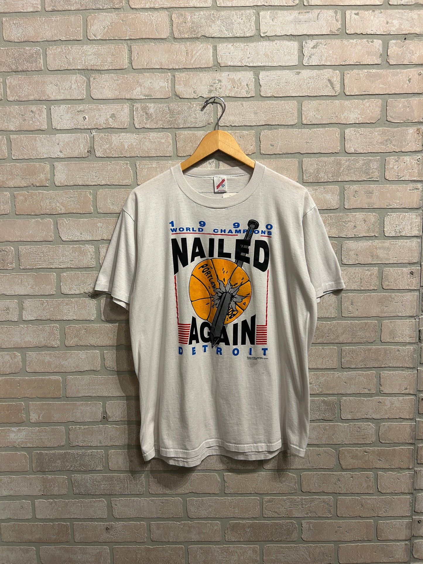 Vintage Detroit Pistons Tee L