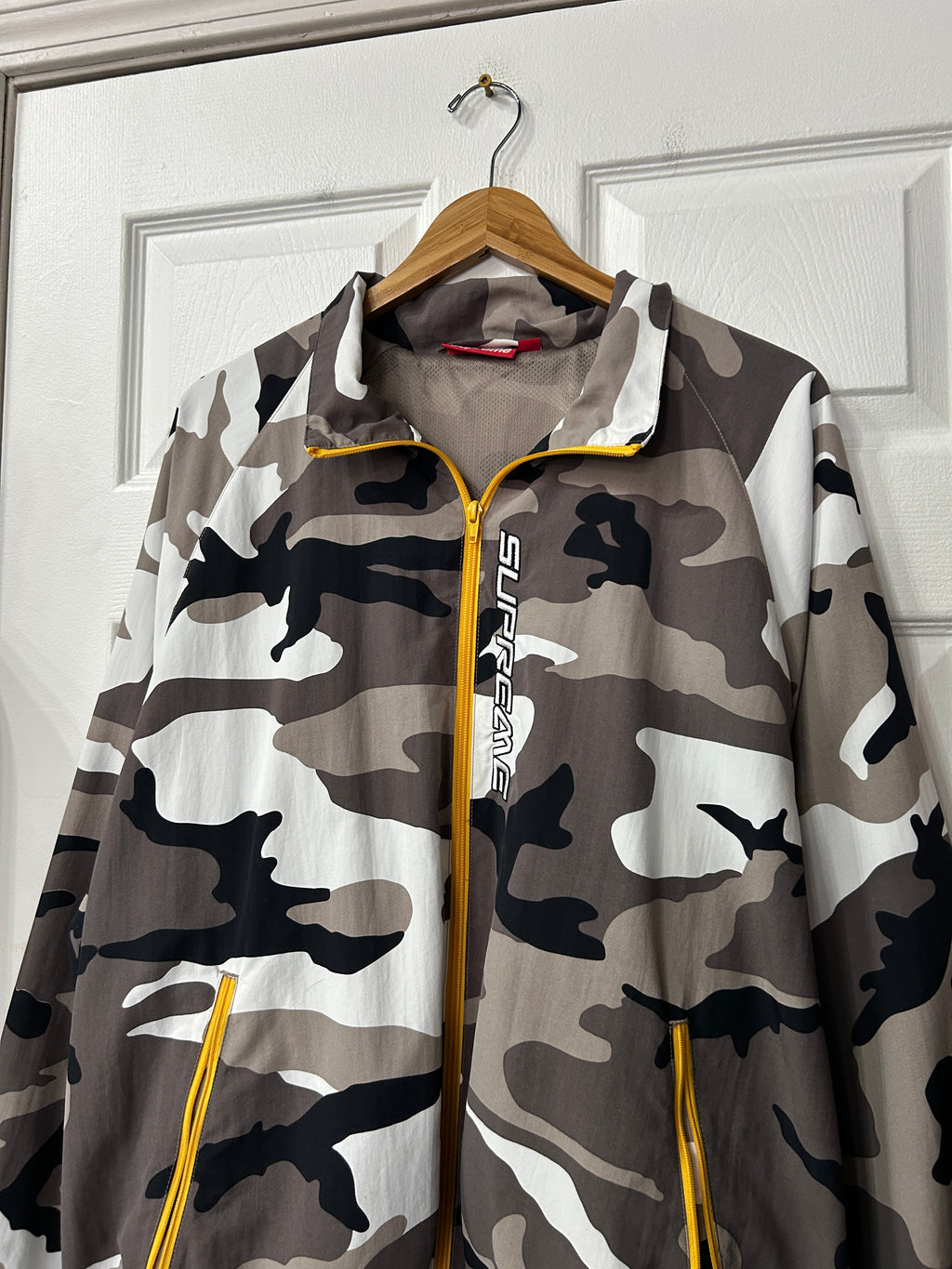 Supreme Camo Windbreaker L