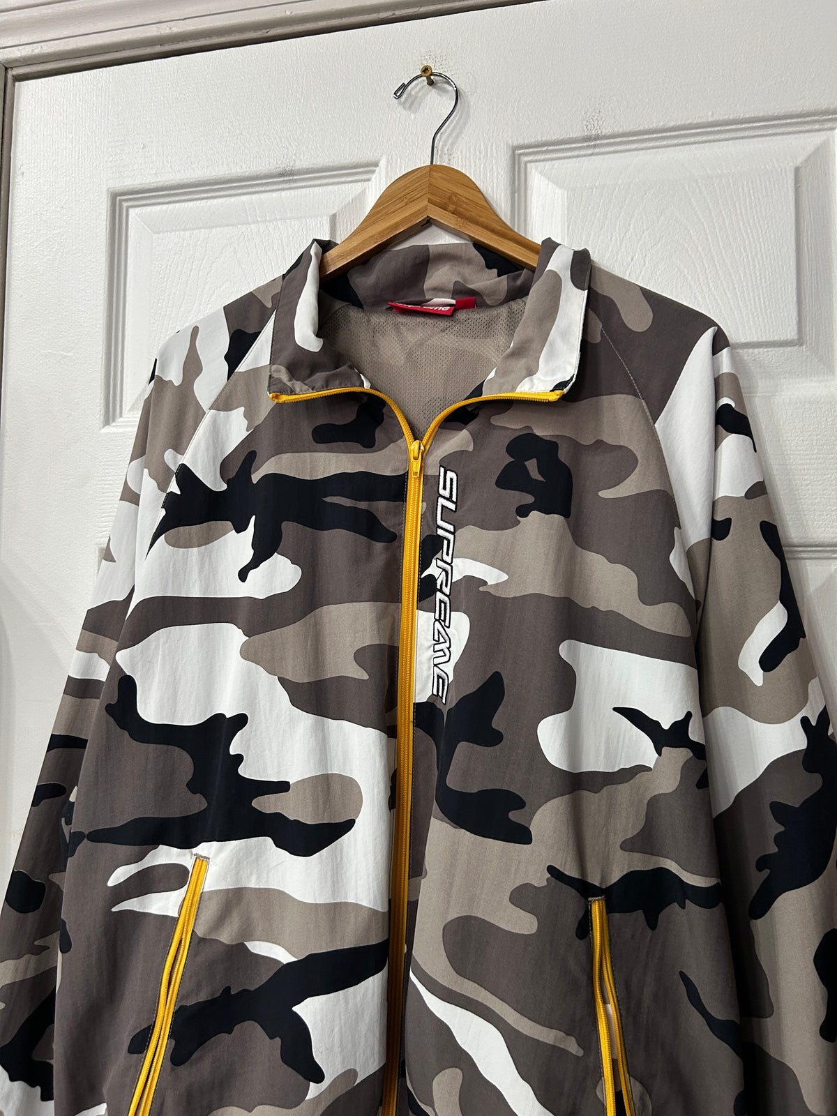Supreme Camo Windbreaker L