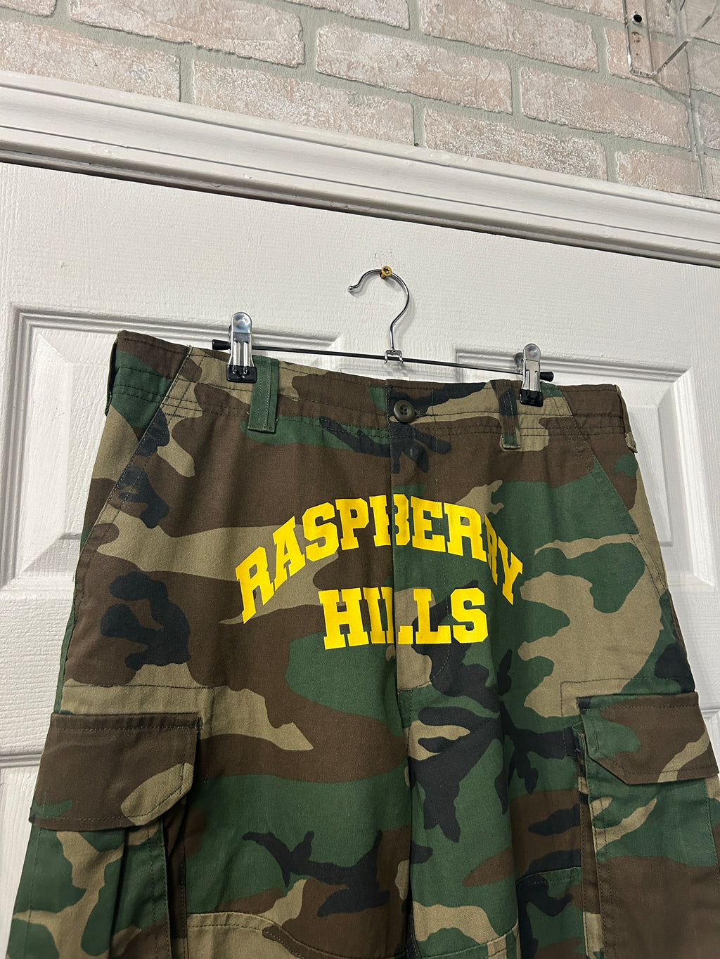 Gvgallery/Raspberry Hills Camo Shorts M