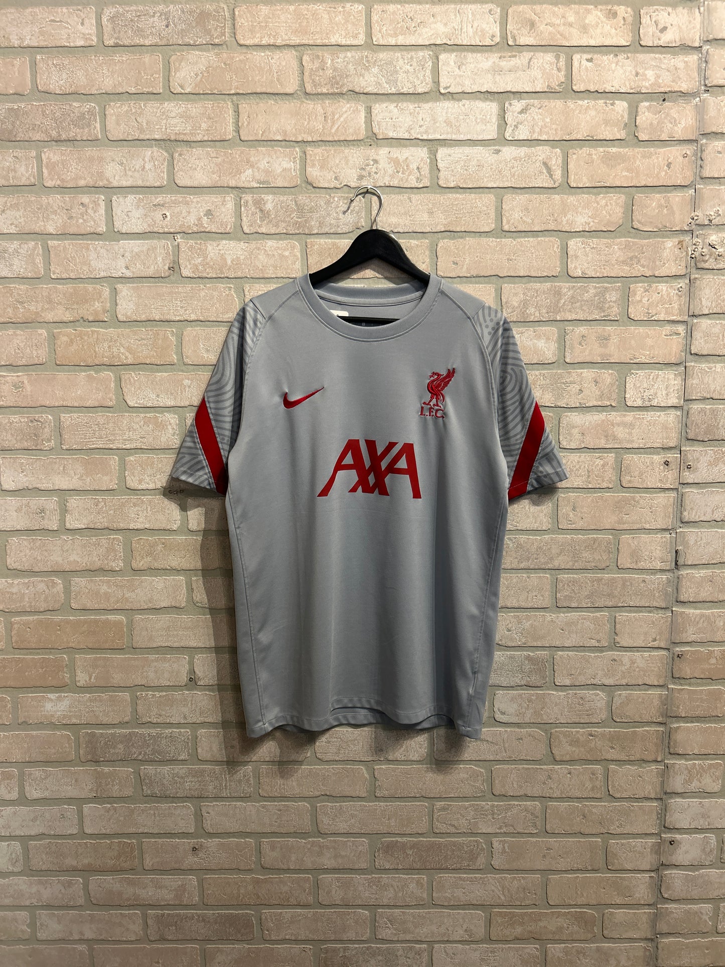 Liverpool Soccer Jersey L
