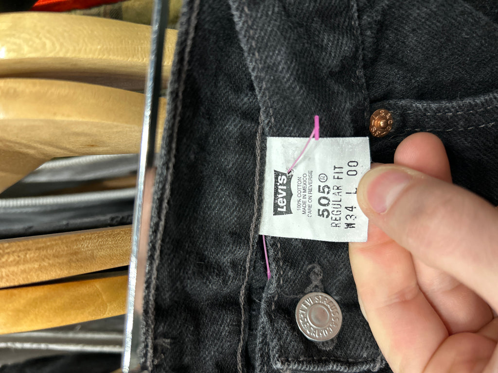 Vintage Levi’s Jean Shorts 34