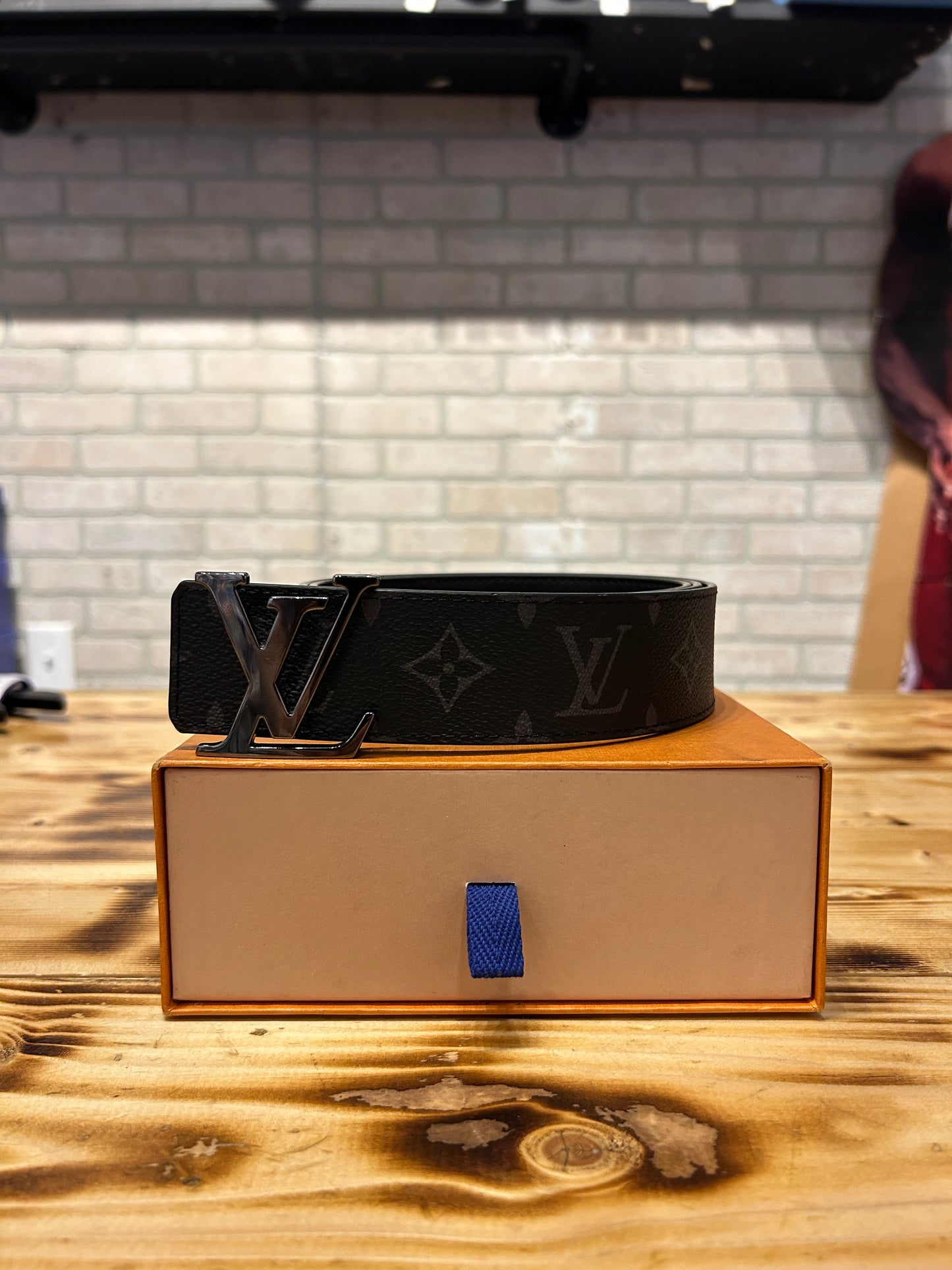 Louis Vuitton Belt sz 40