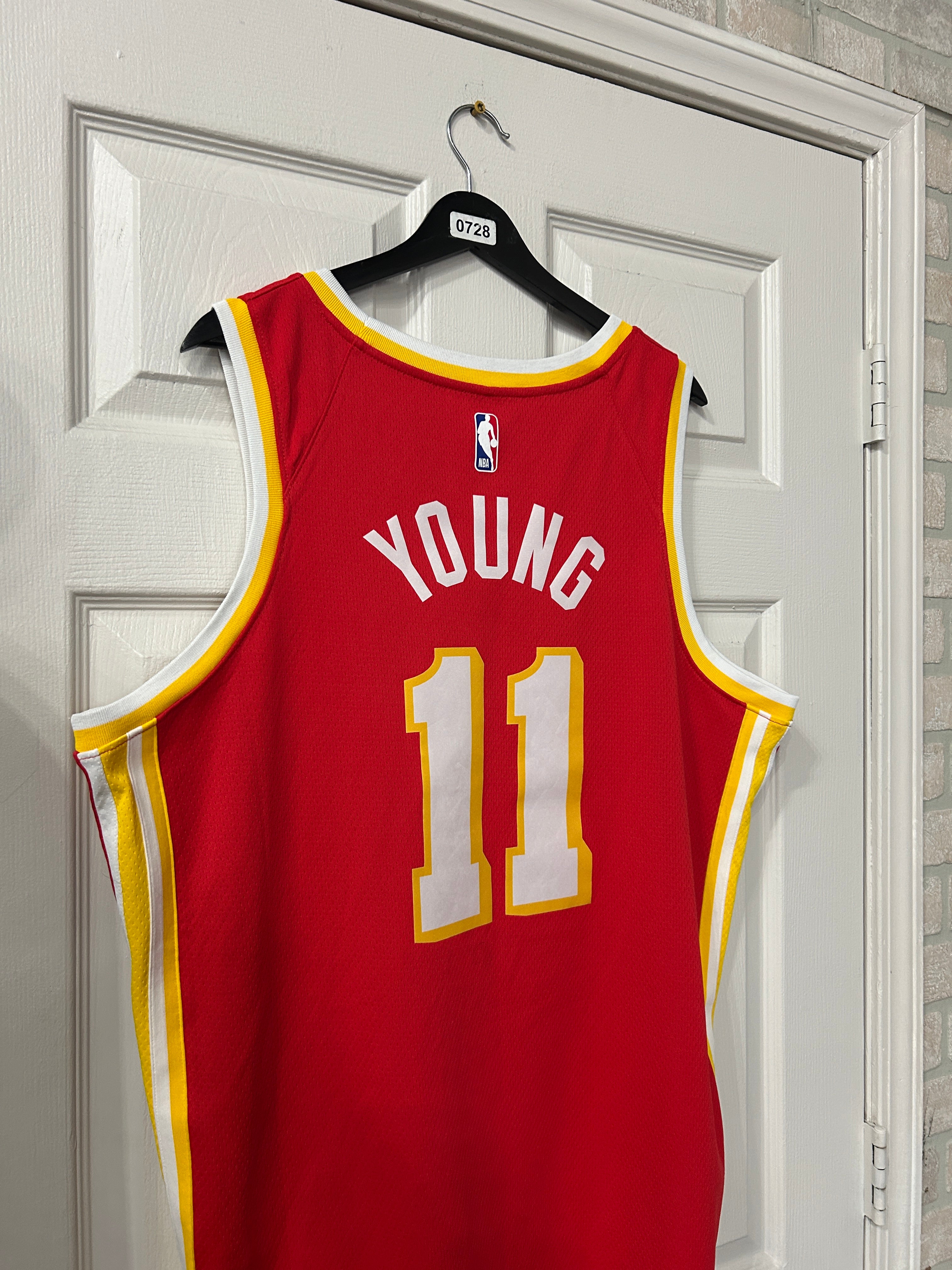 Trae Young Hawks Jersey XL