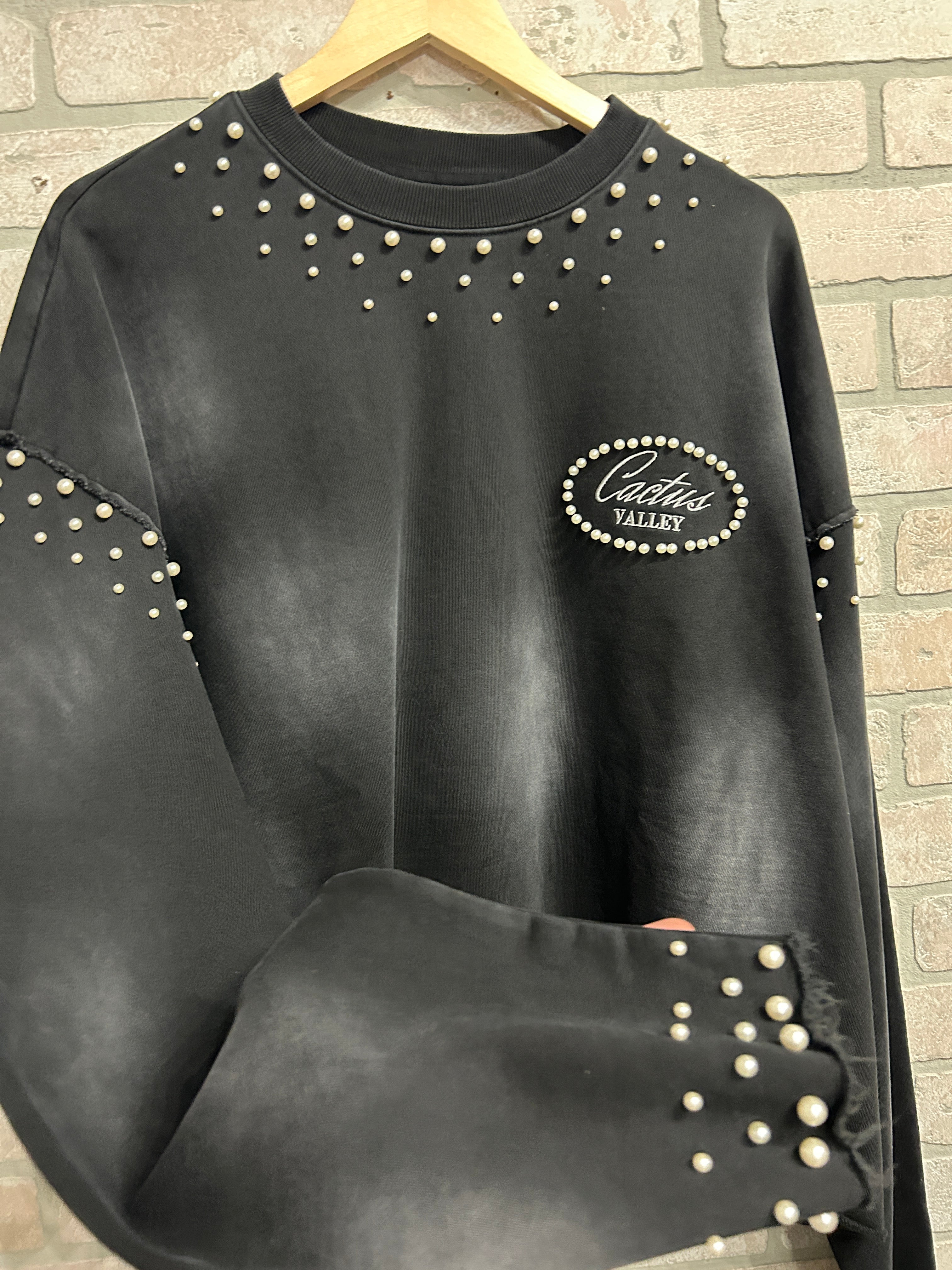 Azva Studios Pearl Crewneck M
