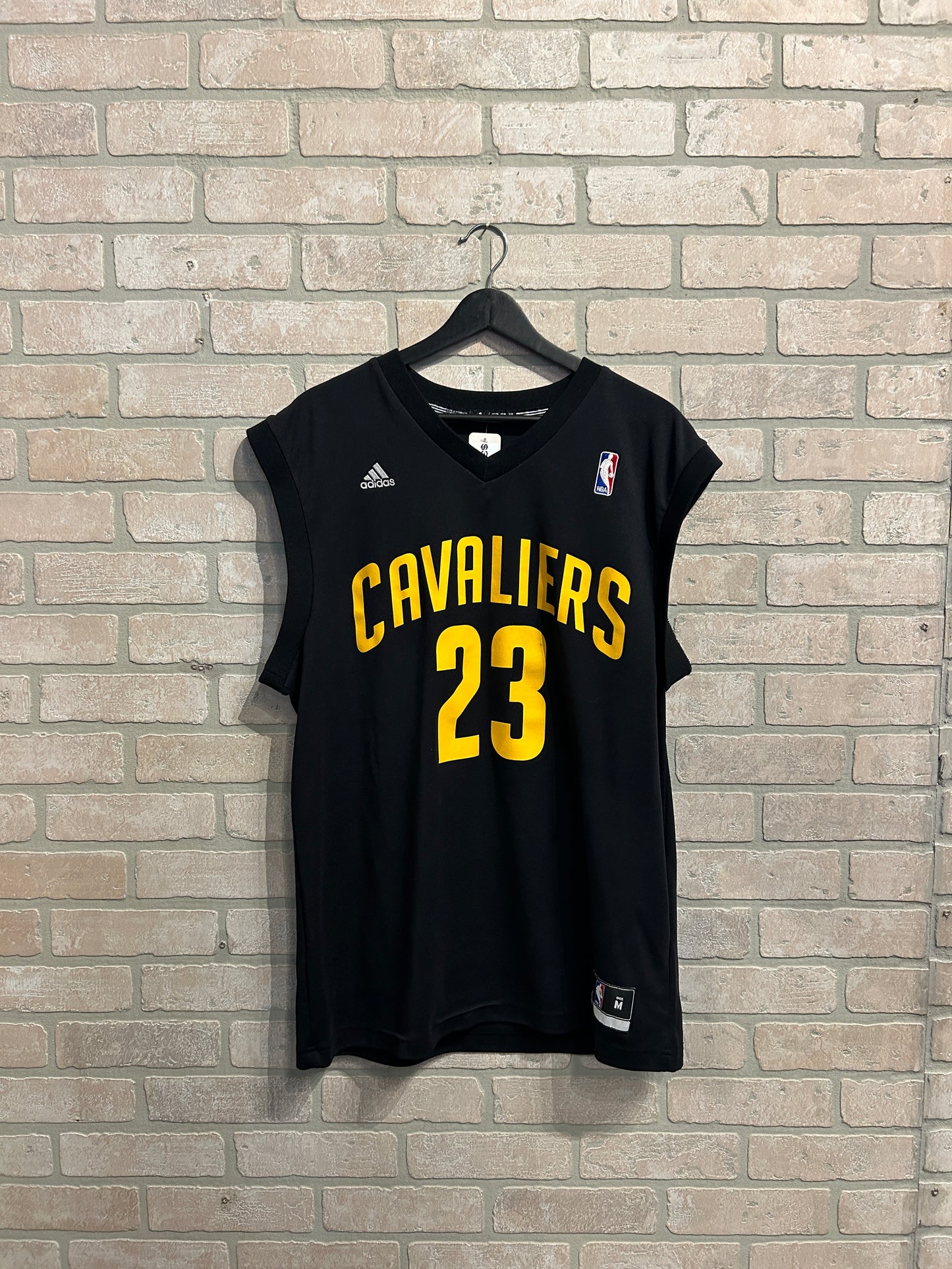 Lebron James Cavs Jersey M