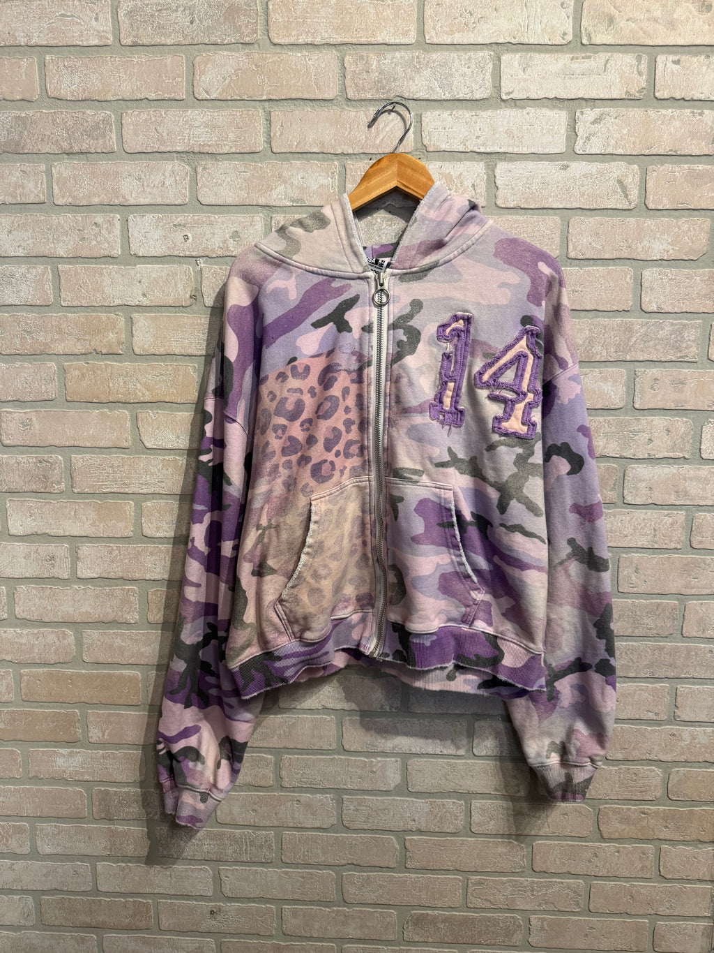 Vale Zip Up Hoodie S & XL
