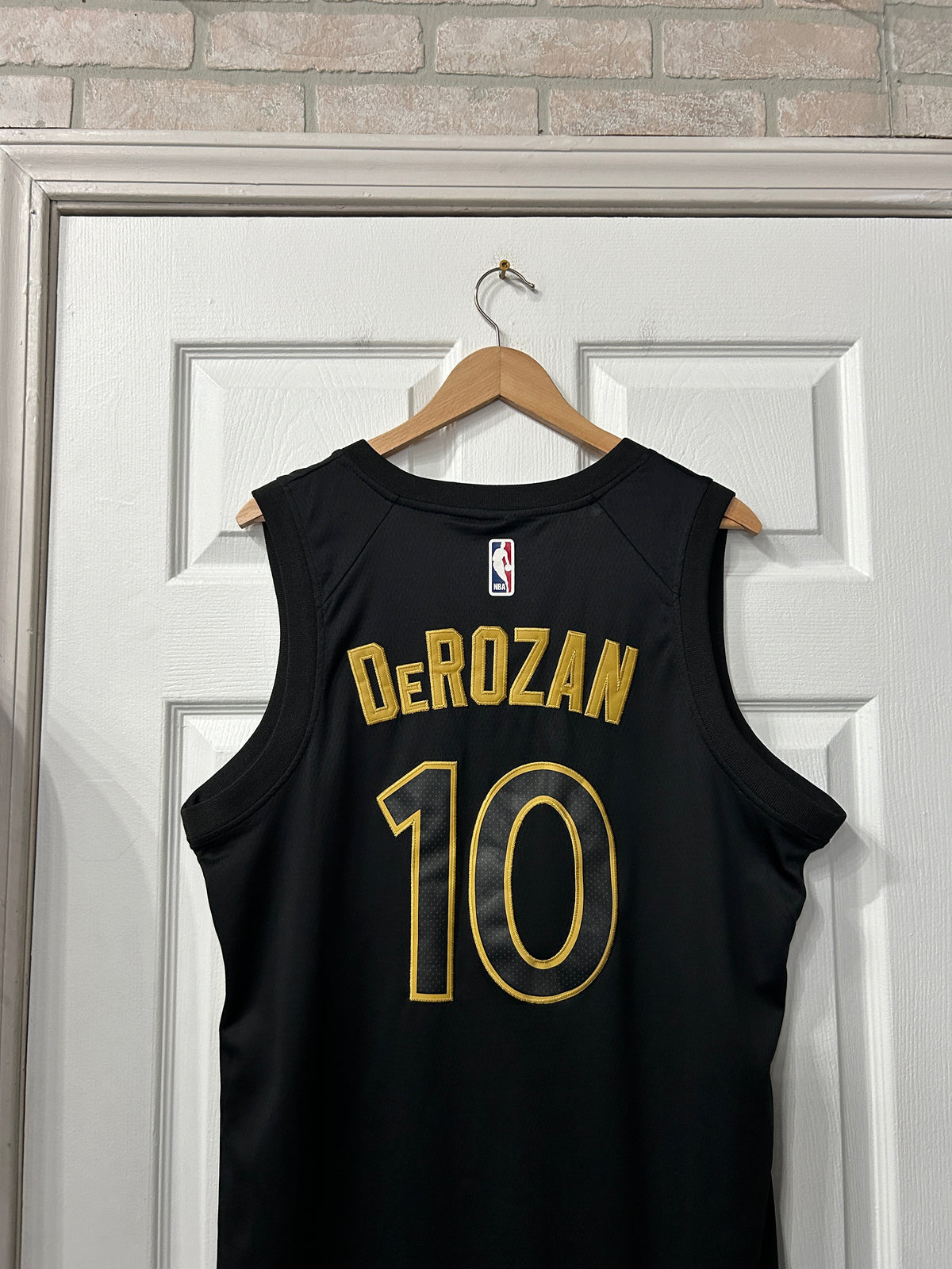 Demar DeRozen Jersey M