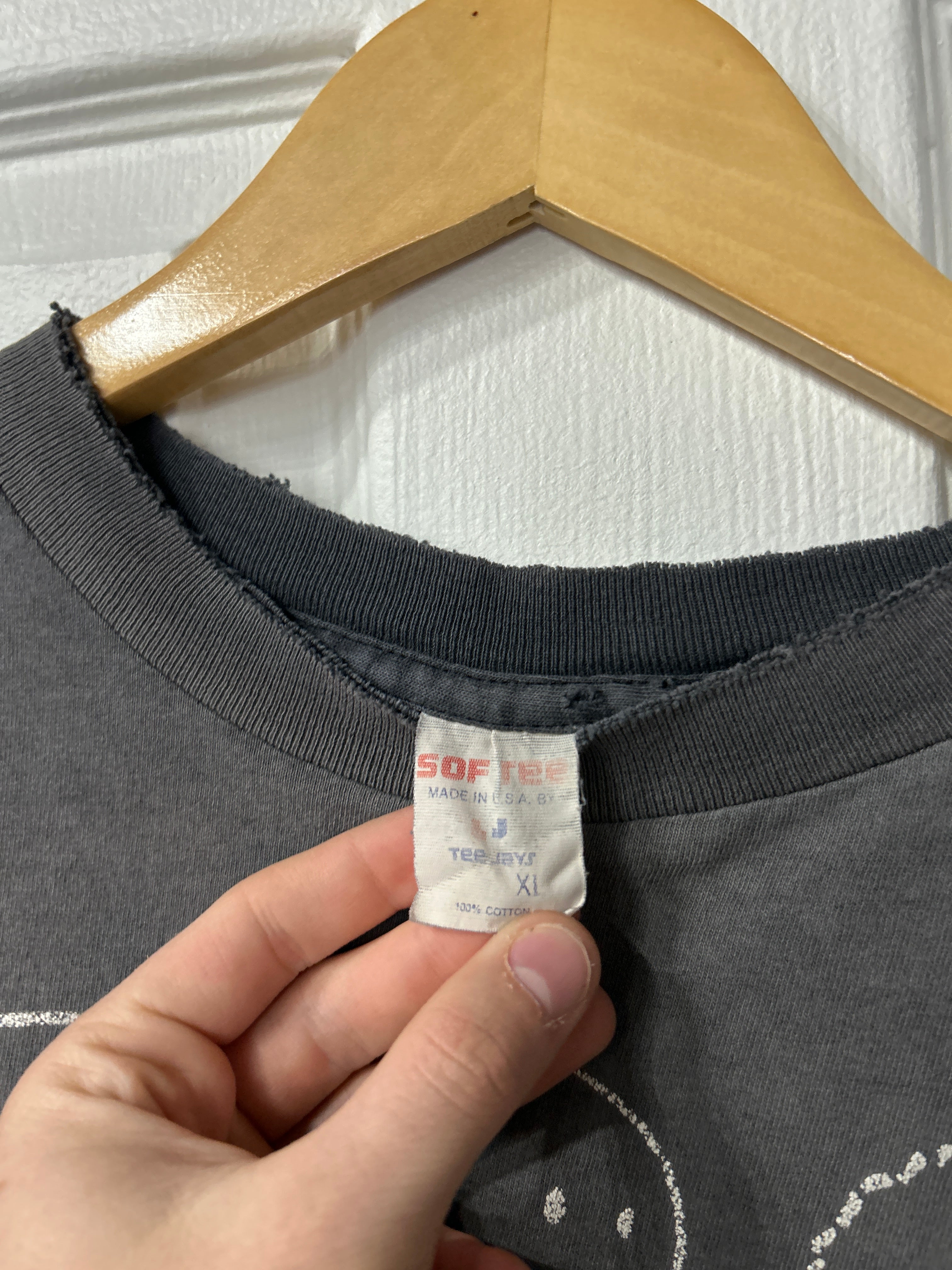 Vintage Faded Art Tee XL