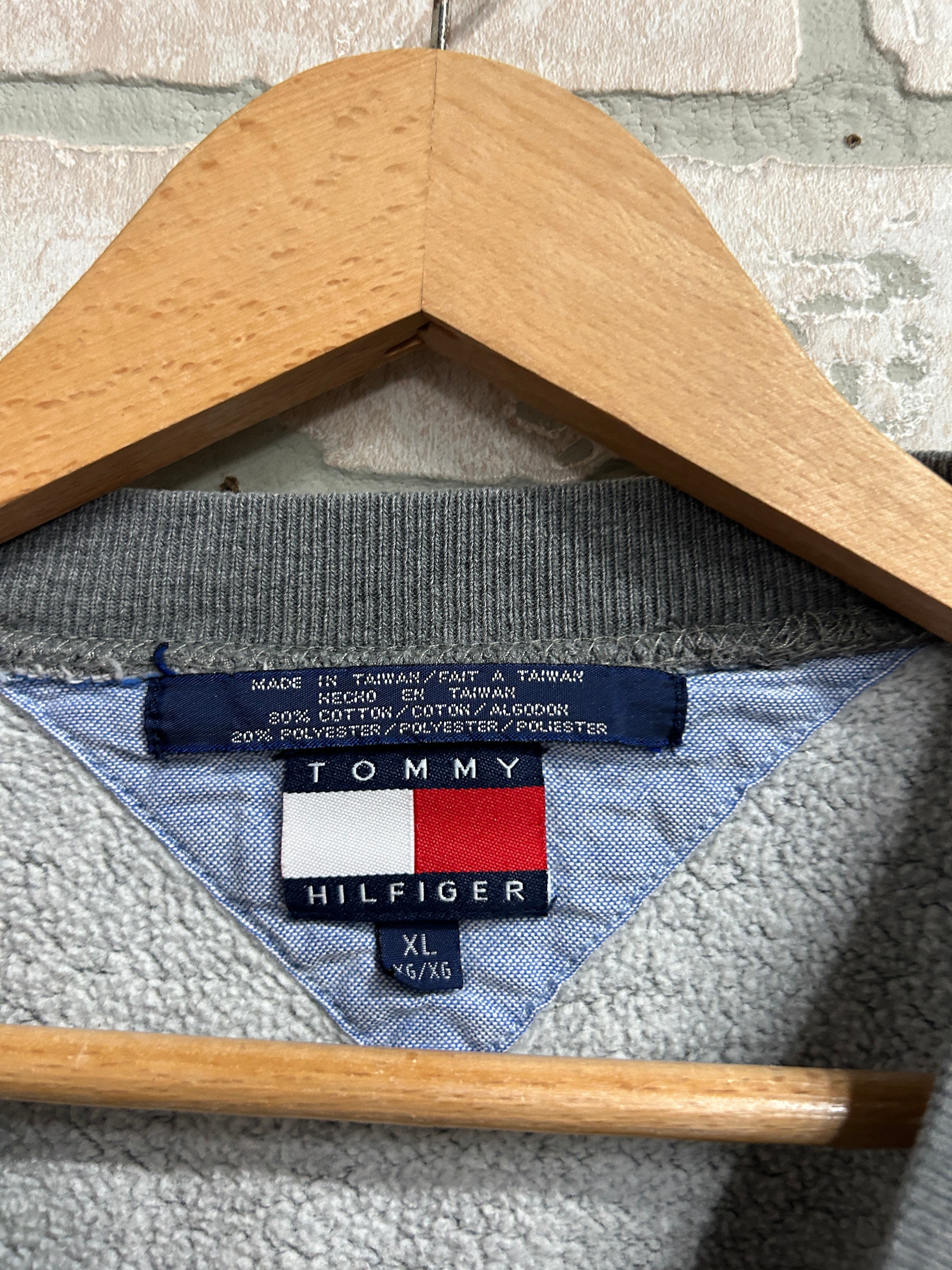 Vintage y2k Tommy Hilfiger Crewneck XL