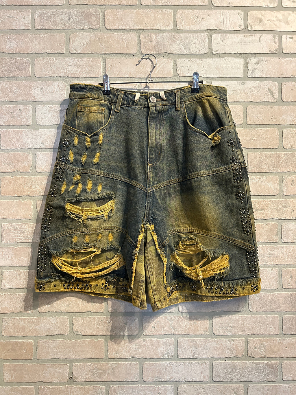 Vale Studded Jorts 32,36,38