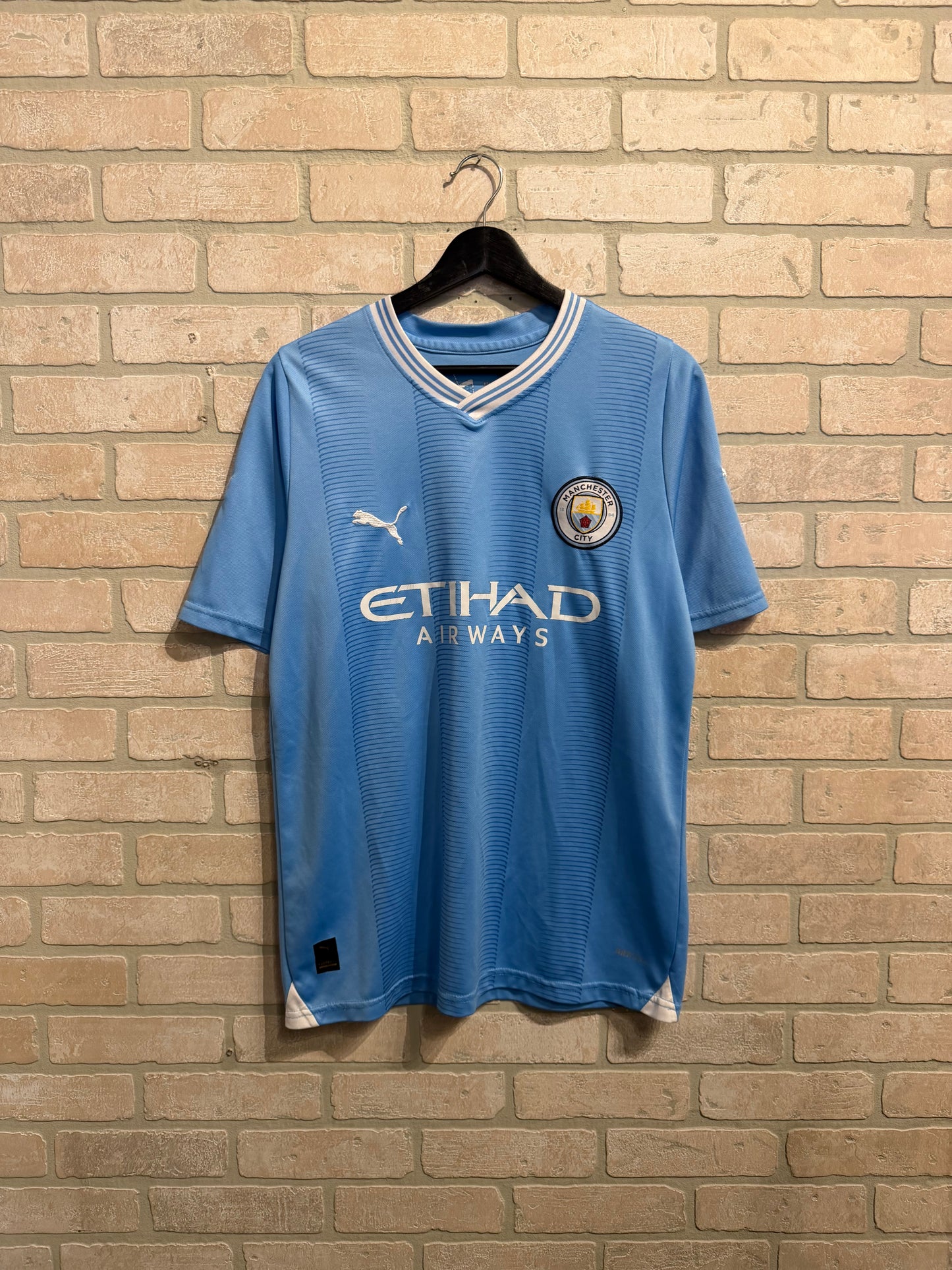 Manchester City Soccer Jersey L