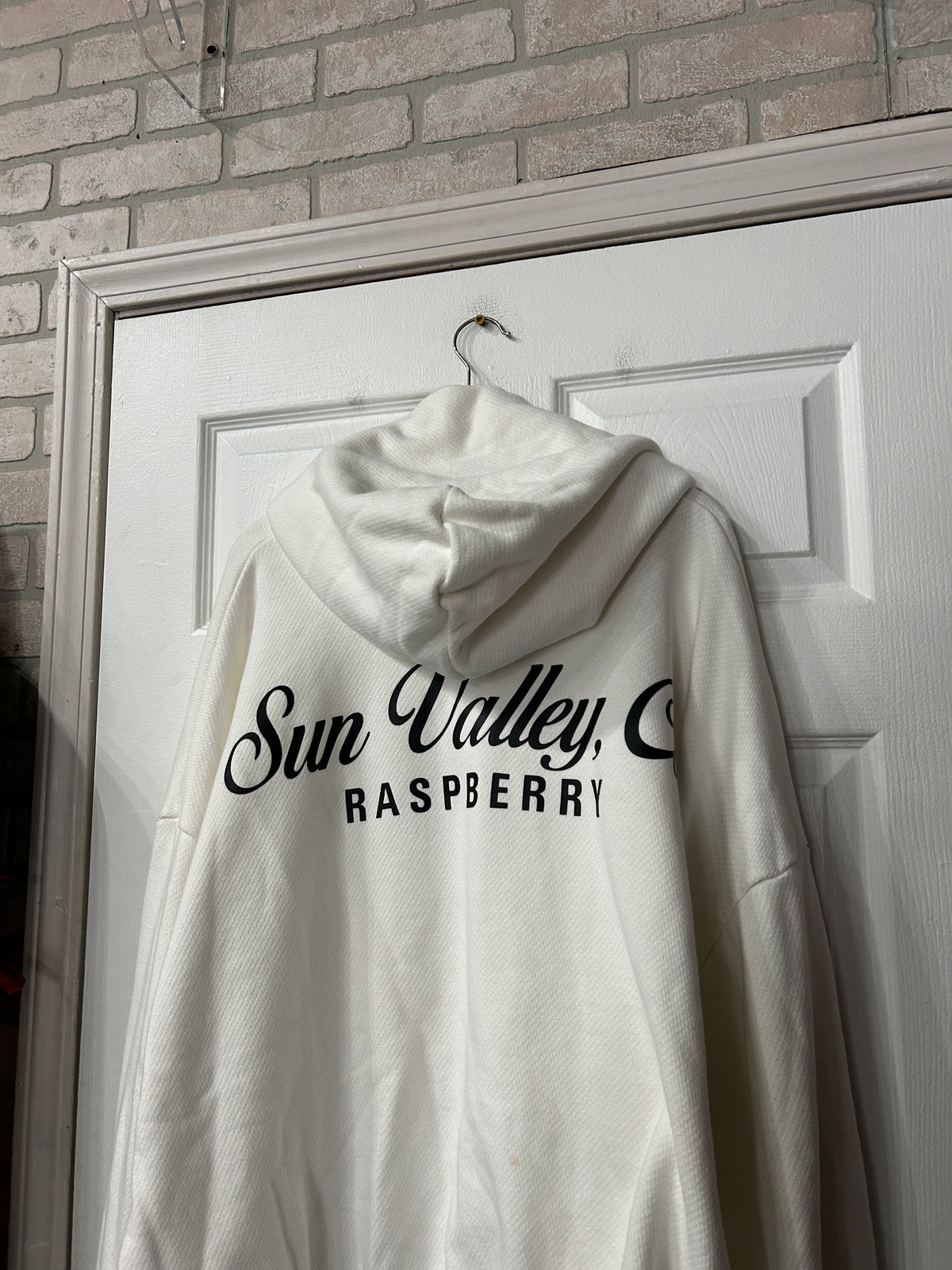 GvGallery/Raspberry Hills Hoodie L