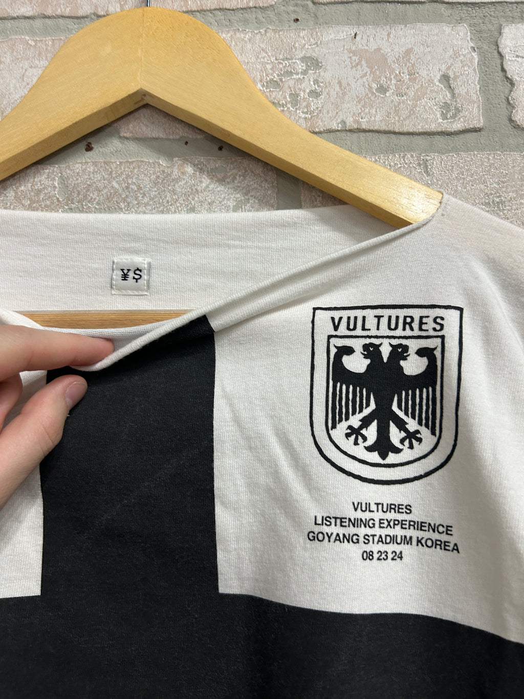 Yeezy Vultures Tee L/XL